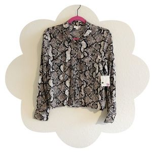 New SO Snakeprint Blouse Long Sleeve Button Up
